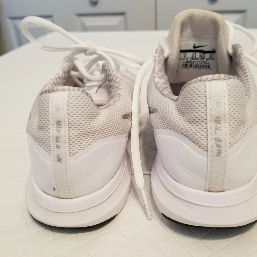 Lot of 2 pairs size 6 women's sneakers Ryka,Nike with Flaws